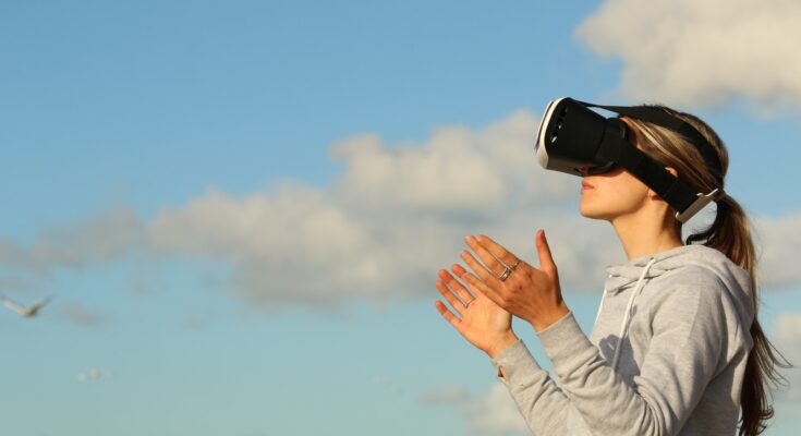 Virtual Reality In Healthcare Market