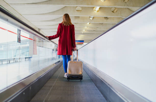 airport moving walkways market