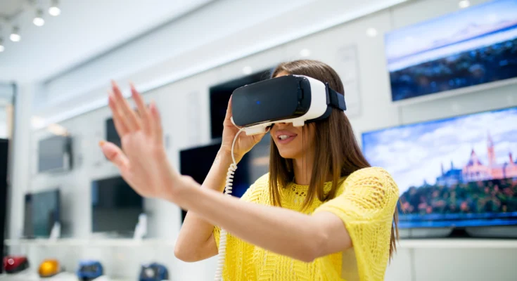 Virtual and Augmented Reality in Retail Market