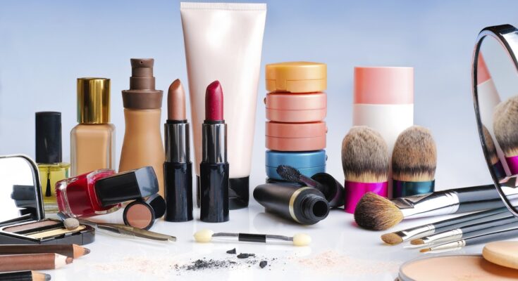 India Cosmetics Market