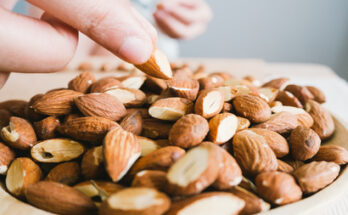 Packaged Nuts & Seeds Market