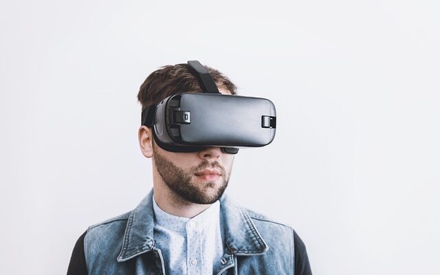 Extended Reality (XR) Hardware Market