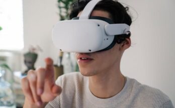 Augmented And Virtual Reality in Manufacturing